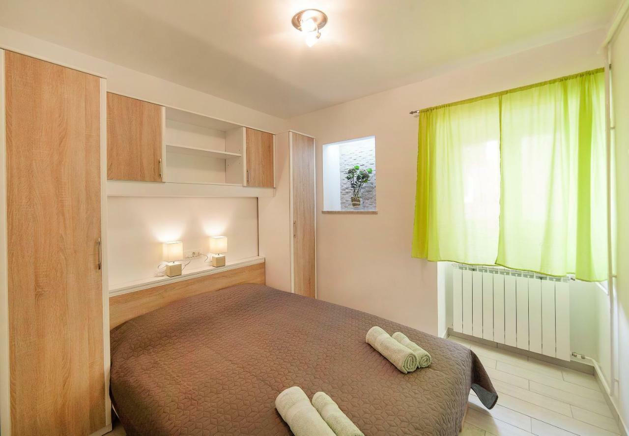 Apartmani Sandra Rovini Mošćenica Exterior foto