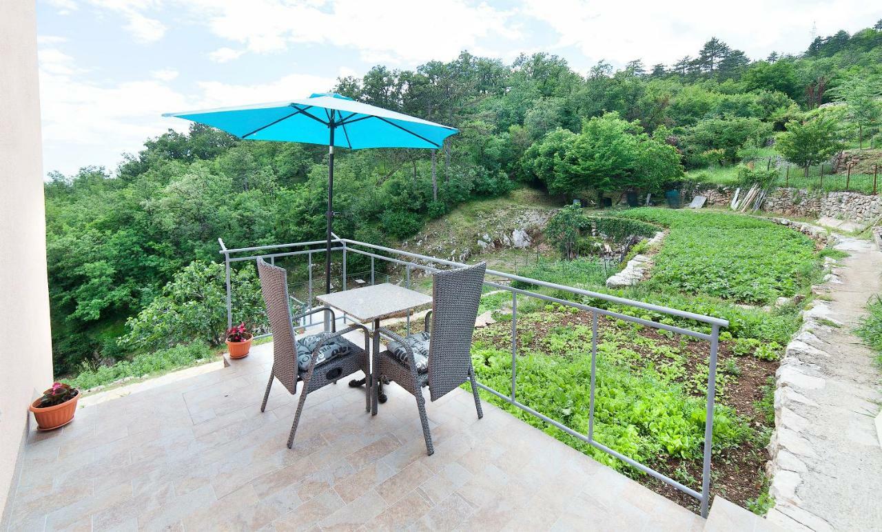 Apartmani Sandra Rovini Mošćenica Exterior foto
